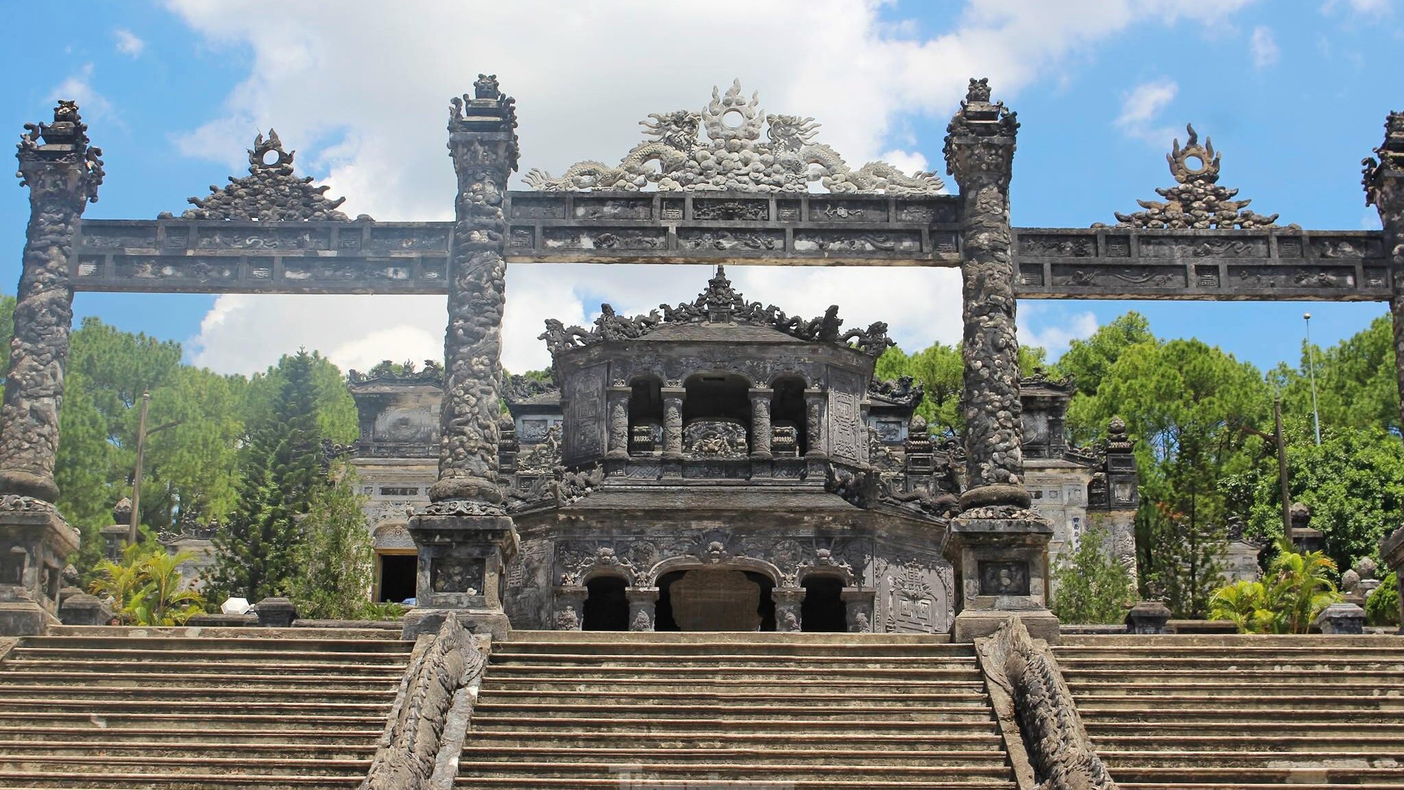 Local Guide to Khai Dinh Tomb, Hue: Top Experiences & Tips