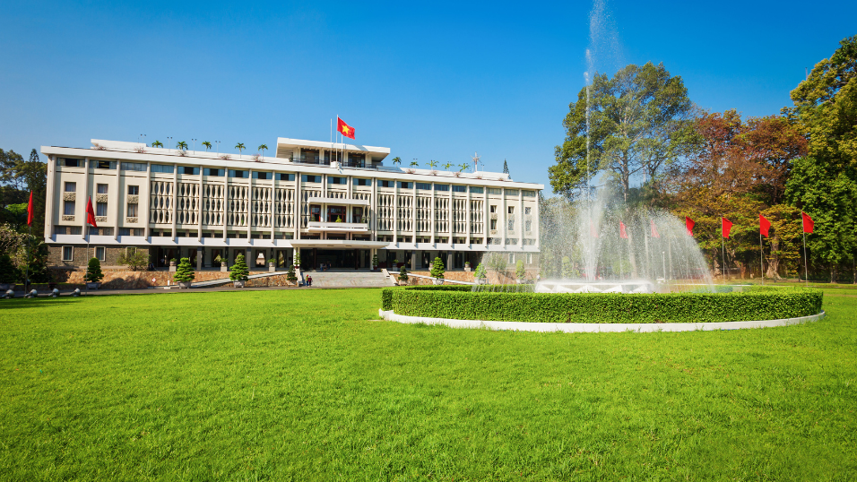 A Local Expert’s Guide for First-Timer to the Independence Palace